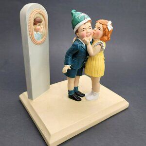 Saturday Evening Post Figurine Girl Kissing Boy Francis Tipton Hunter LE PD007